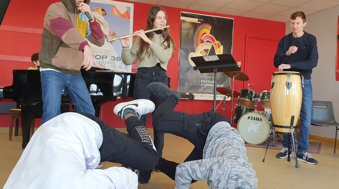 Lycée Lumière option musique seconde spécialité projet interdisciplinaire EPS